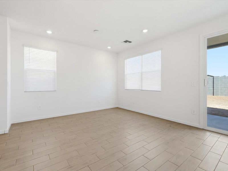 Spacious, unfurnished interior of a new home in Meritage Homes by Teravalis - Estate Series, Buckeye (Image 11).