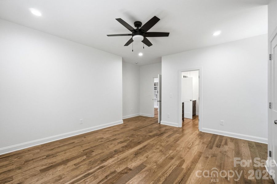Spacious, unfurnished interior of a new home in , Monroe (Image 40).