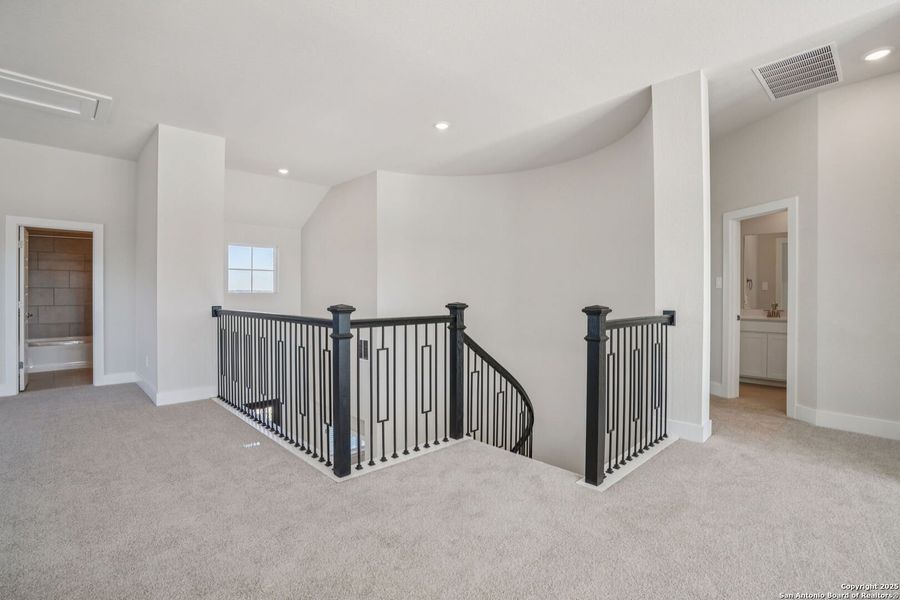 Spacious, unfurnished interior of a new home in Carmel Ranch, Schertz (Image 46).