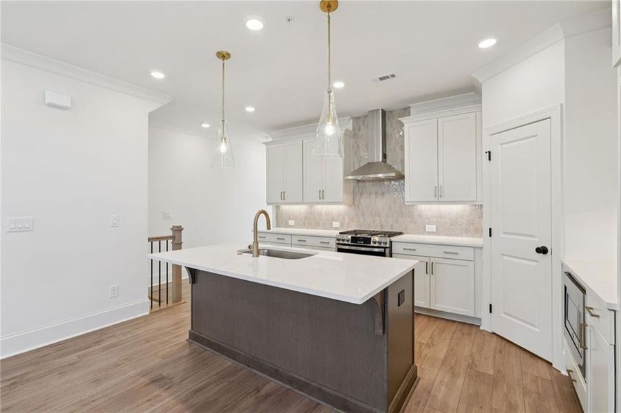 Furnished interior view inside a new home in IveyBrooke, Alpharetta (Image 29).