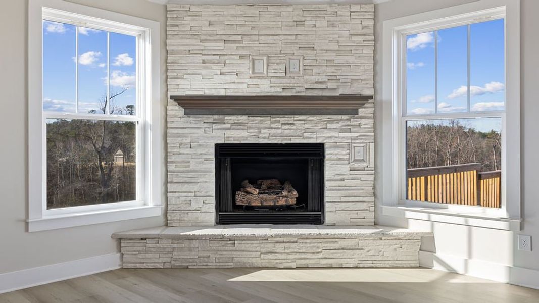 Exterior details and patio area of a home in Shadowood, Seneca (Image 4).