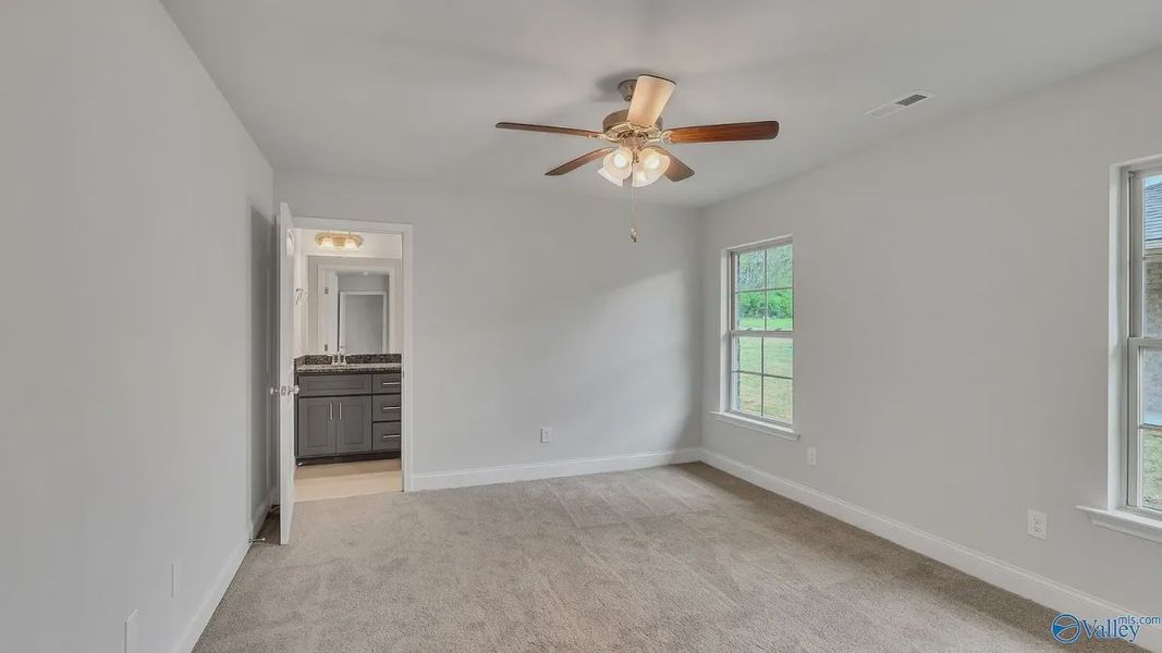 Representative unfurnished interior of a home built from the Plan 1434 by Adams Homes in Waverly Place, Richlands (Image 12).
