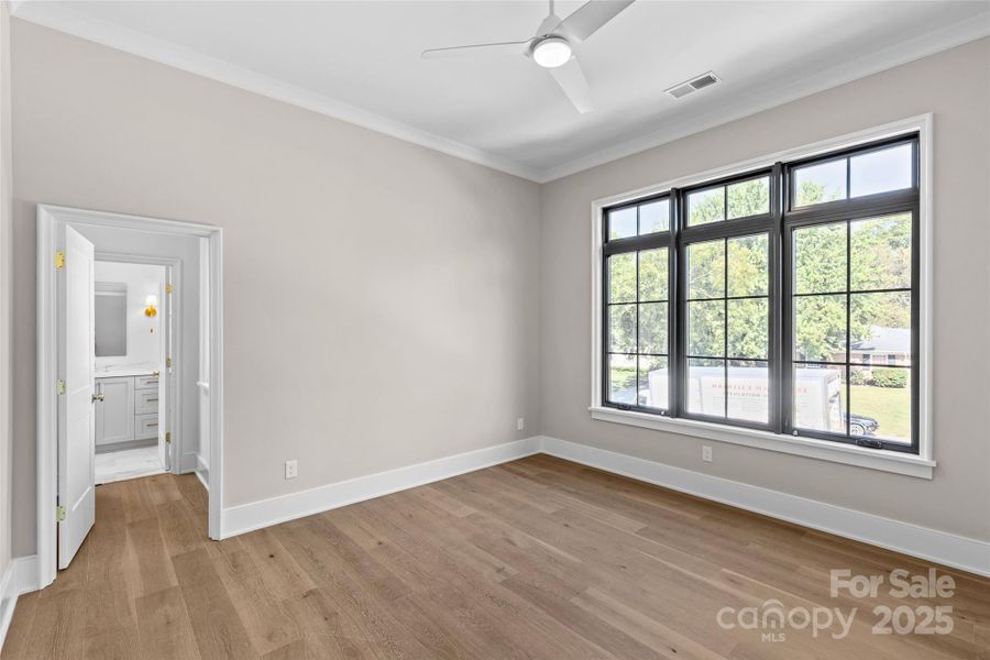 Spacious, unfurnished interior of a new home in Stratford Chase, Charlotte (Image 38).