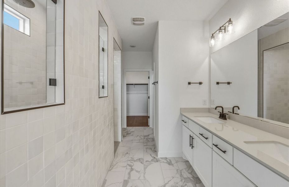 Furnished interior view inside a new home in Sun City Texas, Georgetown (Image 10).