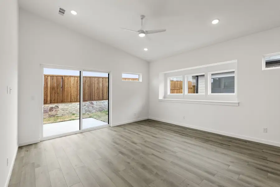 Spacious, unfurnished interior of a new home in Willow Grove, Melissa (Image 24).