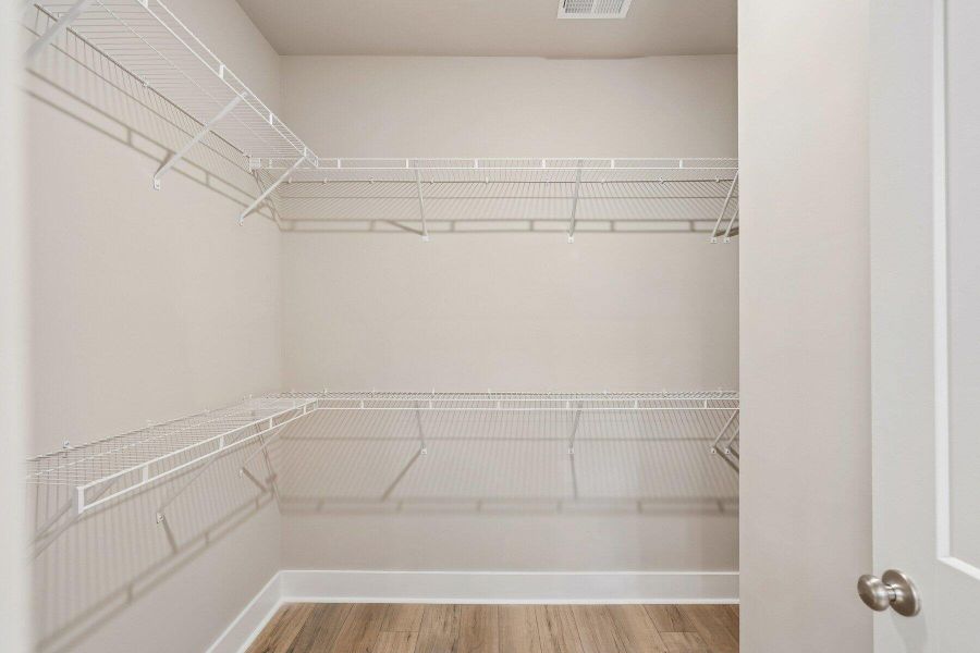Spacious, unfurnished interior of a new home in , Charleston (Image 22).
