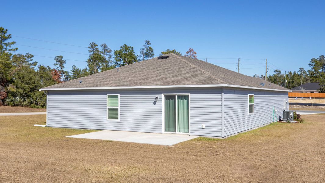 Representative exterior details of a home built from the Marigold by Maronda Homes in North Port, North Port (Image 4).
