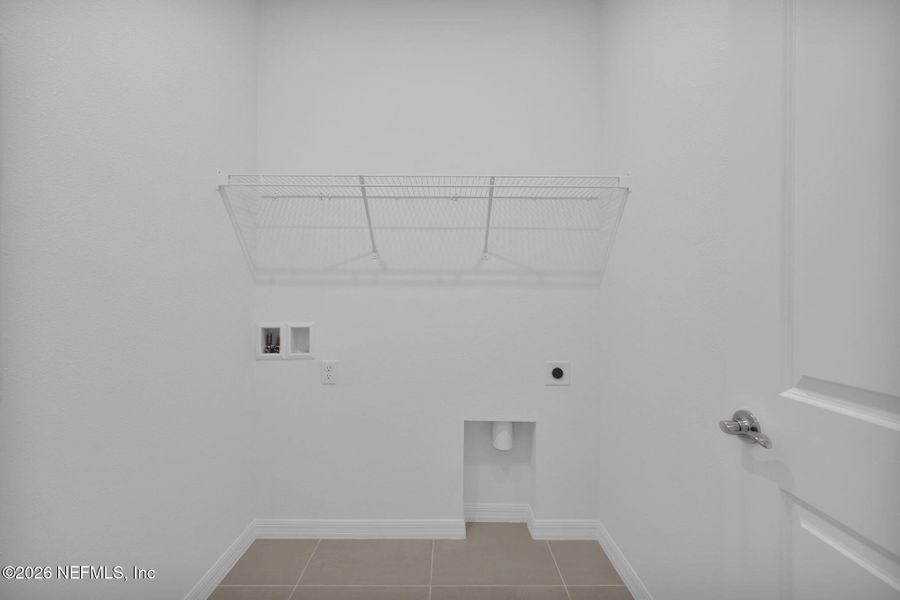 Spacious, unfurnished interior of a new home in Hyland Trail, Green Cove Springs (Image 17).