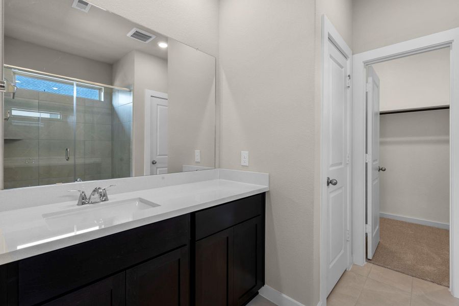 Furnished interior view inside a new home in Laurel Landing 50', Alvin (Image 5).