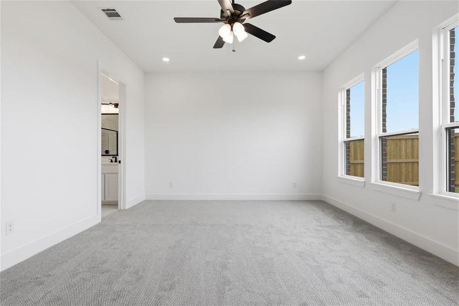 Spacious, unfurnished interior of a new home in Pecan Grove, Burleson (Image 28). Spacious, unfurnished interior of a new home in Pecan Grove, Burleson (Image 28).
