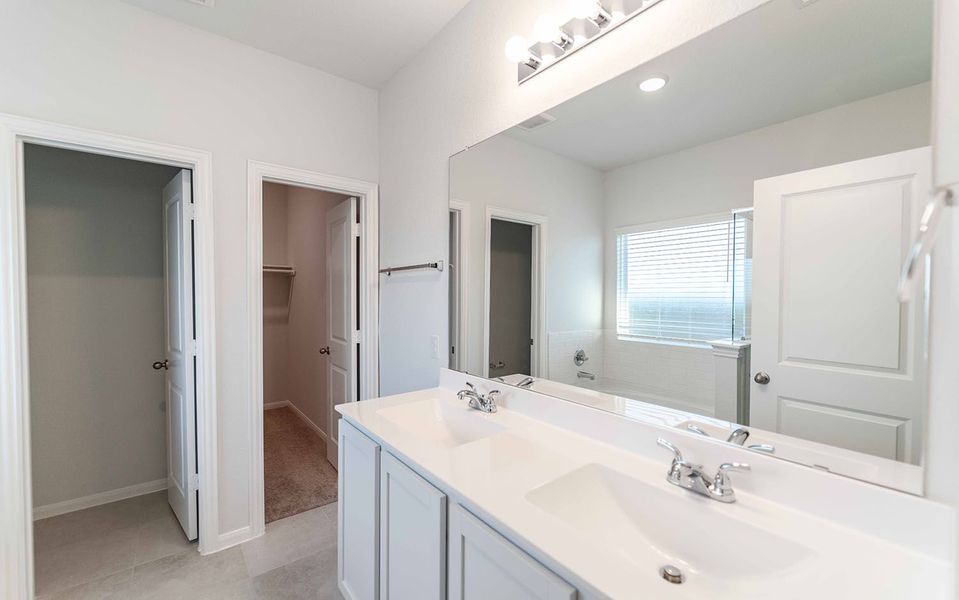 Furnished interior view inside a new home in Cielo, Conroe (Image 8).