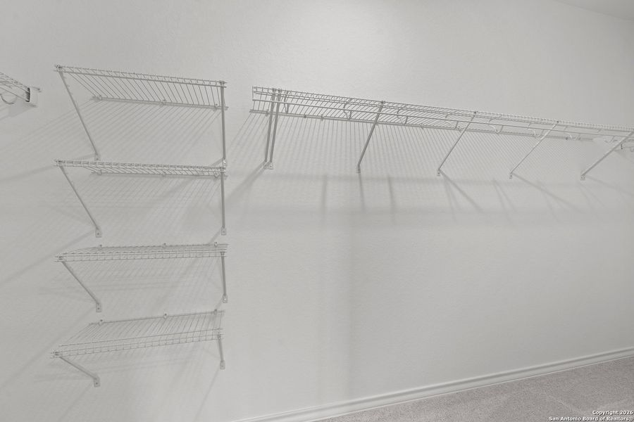 Spacious, unfurnished interior of a new home in Horizon Ridge, San Antonio (Image 13).