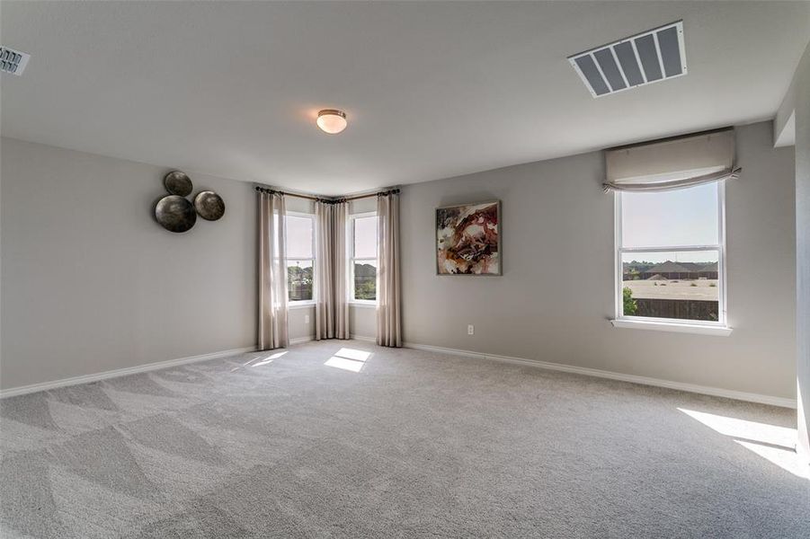 Spacious, unfurnished interior of a new home in The Preserve, Justin (Image 15).