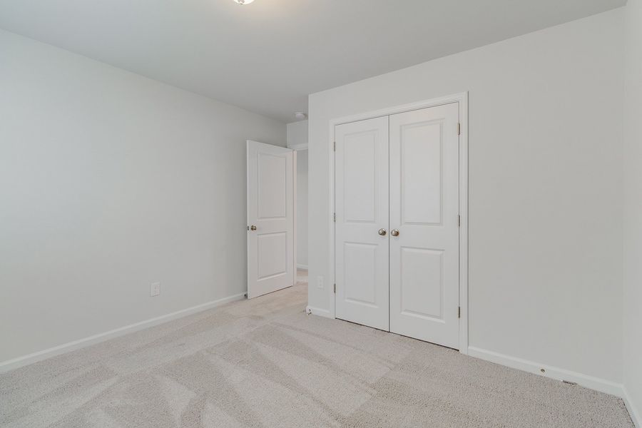 Spacious, unfurnished interior of a new home in Bluefield, Lexington (Image 26).