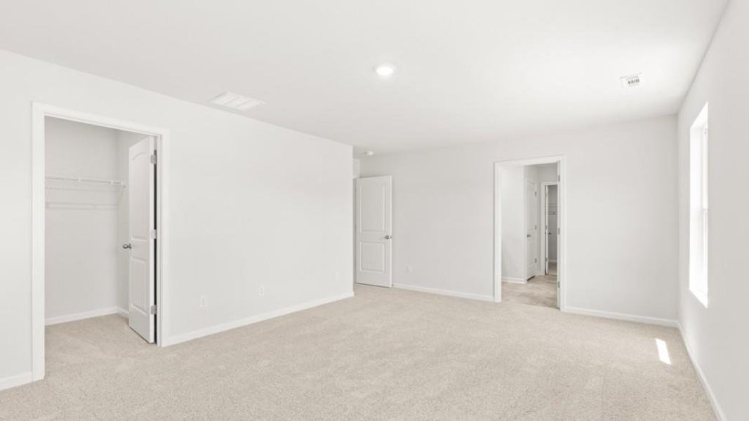 Spacious, unfurnished interior of a new home in Parkside at Carter Grove, Cartersville (Image 20).