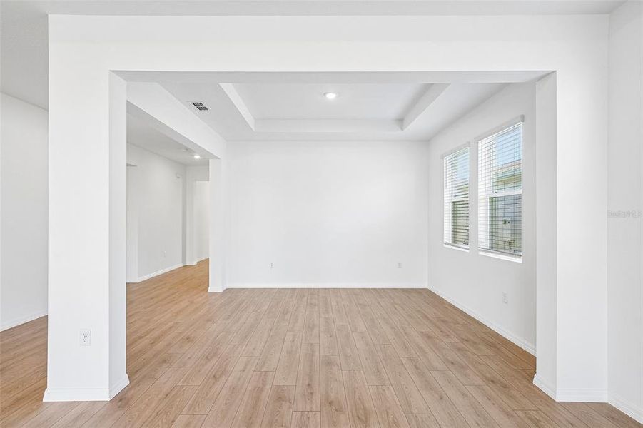Spacious, unfurnished interior of a new home in , Lakeland (Image 18).