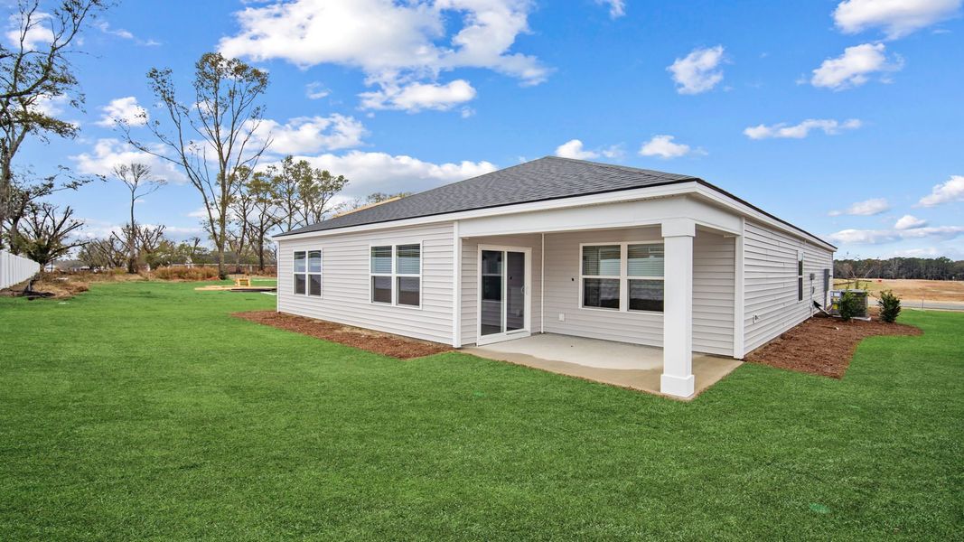 Exterior details and patio area of a home in Stockyard, Statesboro (Image 3).