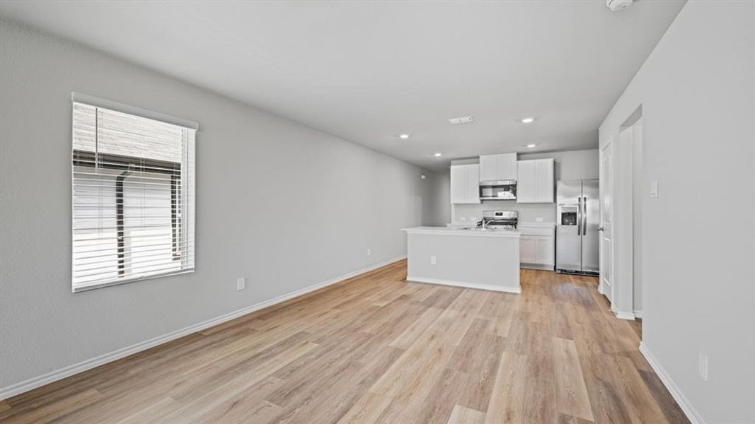 Spacious, unfurnished interior of a new home in Sunnycreek, Crowley (Image 16).