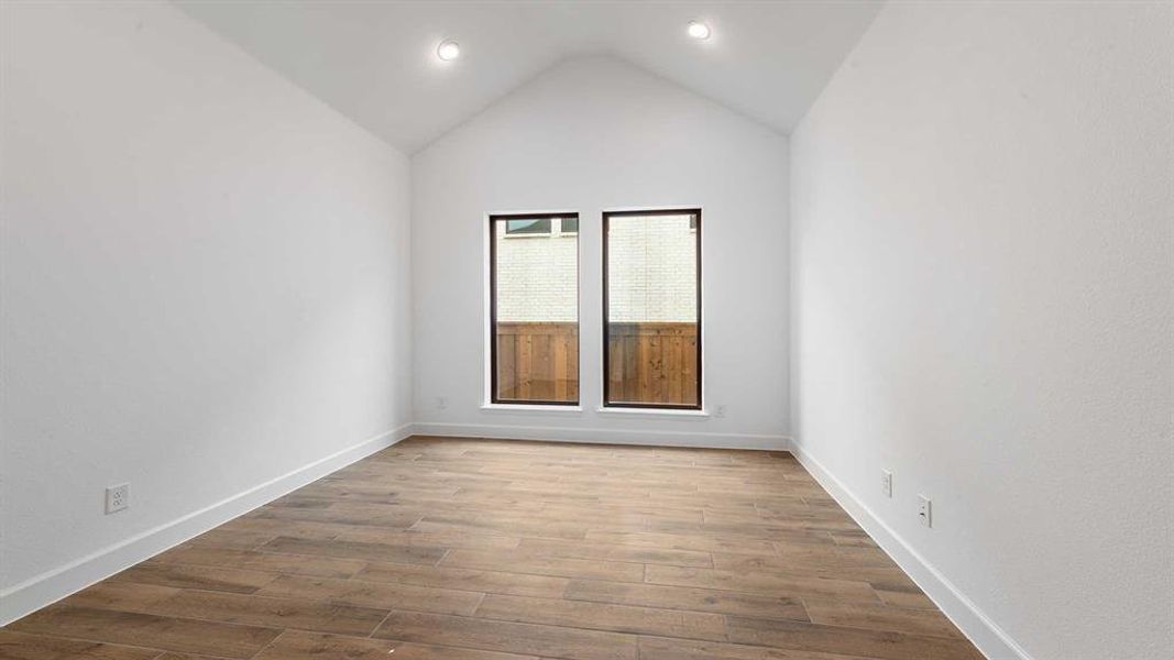 Spacious, unfurnished interior of a new home in Terraces 72', Rockwall (Image 21).