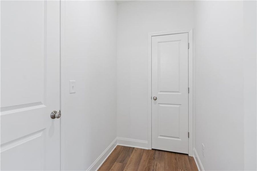 Spacious, unfurnished interior of a new home in , Athens (Image 17).