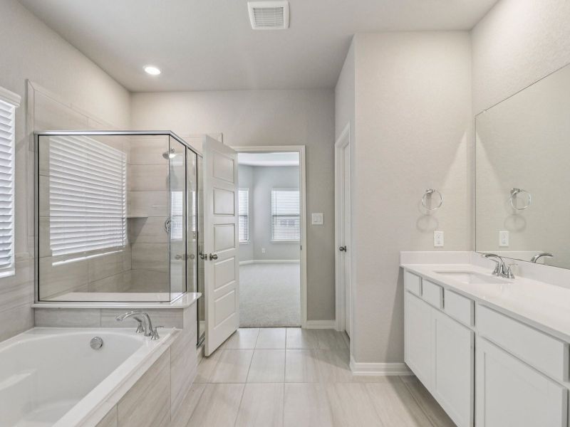 Furnished interior view inside a new home in Sagebrooke - Classic Series, San Antonio (Image 8).