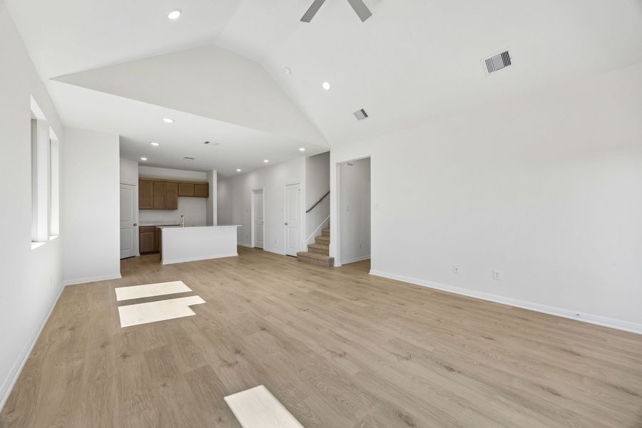 Spacious, unfurnished interior of a new home in Riviera Pines, Huffman (Image 19).