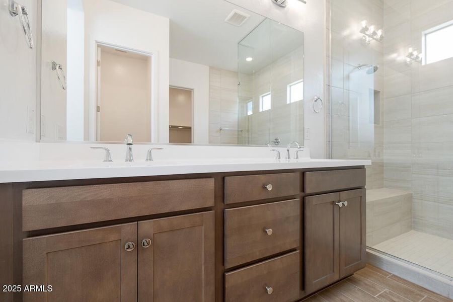 Tri Pointe Terraza 141 - Primary Bathroo Tri Pointe Terraza 141 - Primary Bathroo