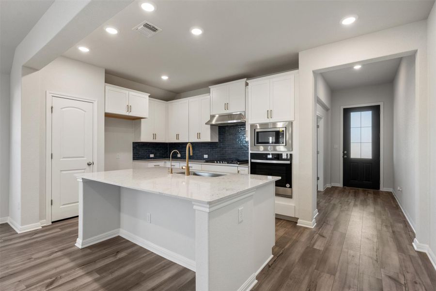 Photos are representative images and renderings for illustrative purposes only. Actual structural options and design images of the home may vary. Photos are representative images and renderings for illustrative purposes only. Actual structural options and design images of the home may vary.