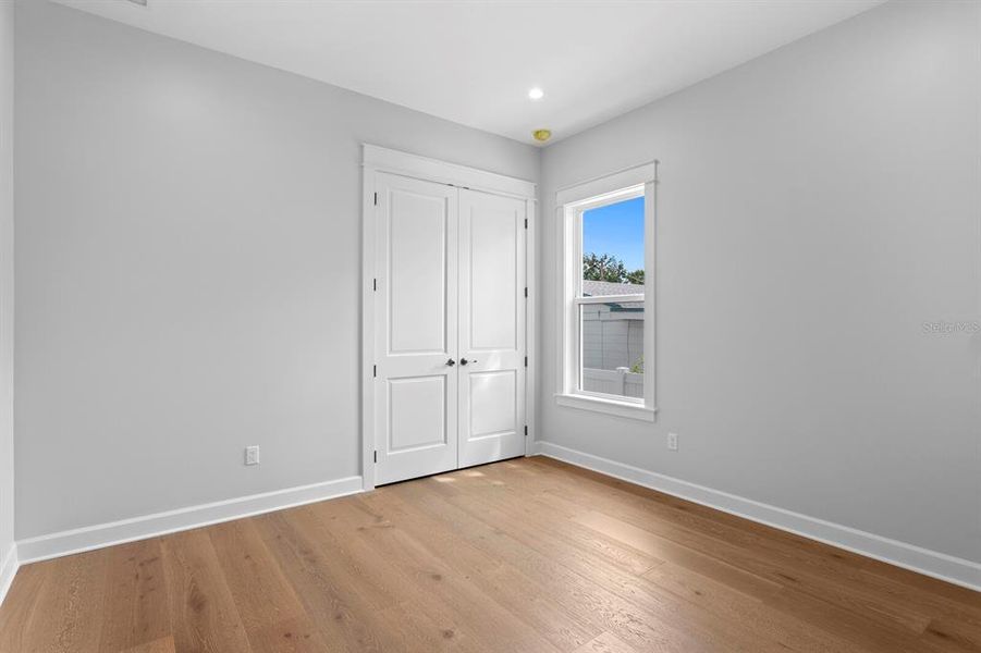 Spacious, unfurnished interior of a new home in , Tampa (Image 54).