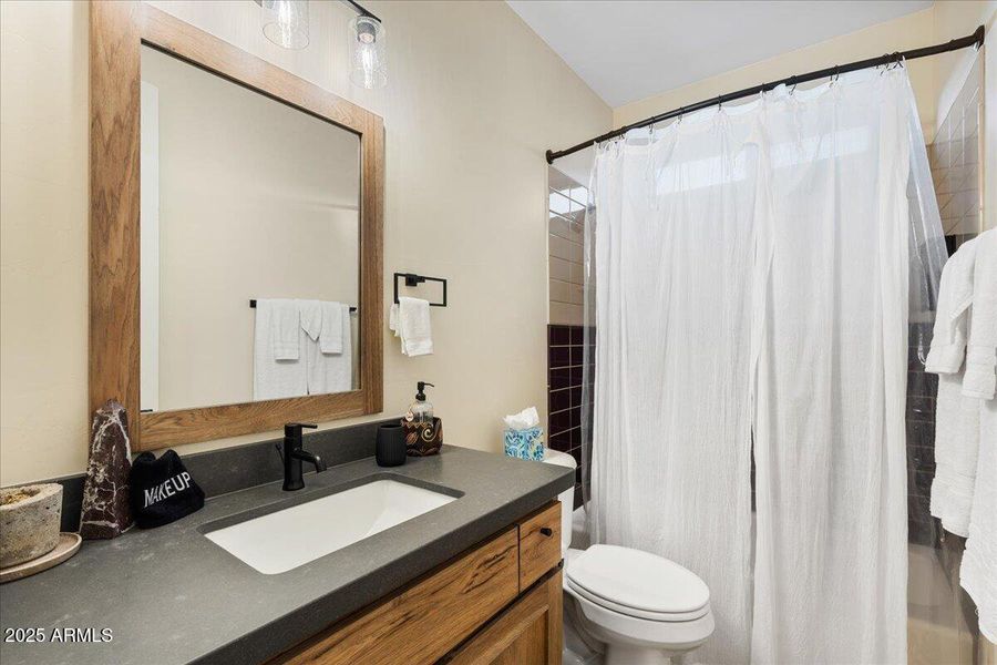 06-Bathroom 06-Bathroom