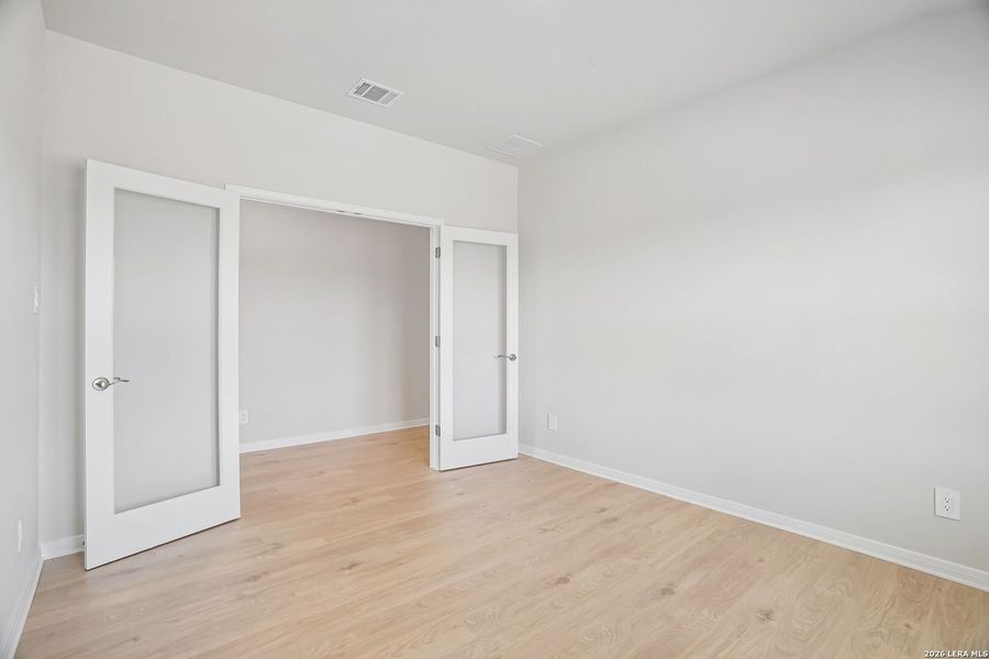 Spacious, unfurnished interior of a new home in Carmel Ranch, Schertz (Image 17).