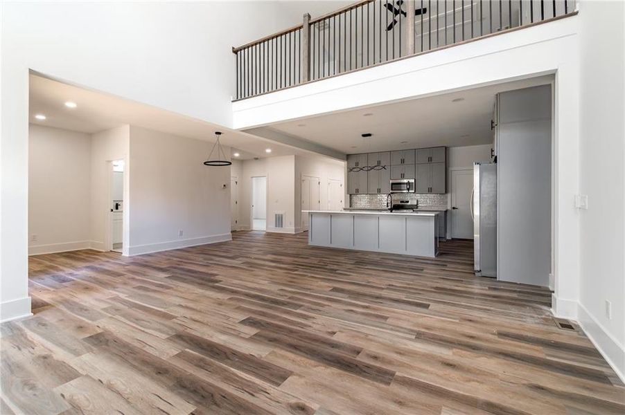 Spacious, unfurnished interior of a new home in , Gainesville (Image 33).