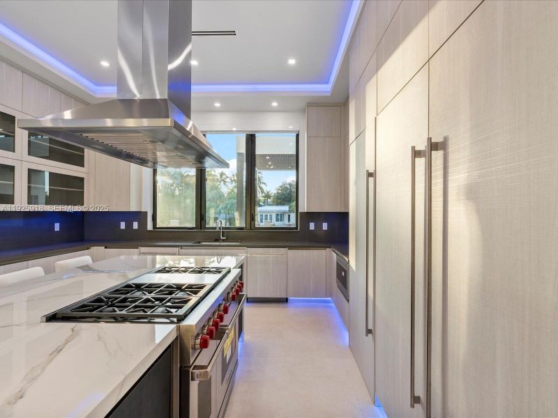 Furnished interior view inside a new home in , Fort Lauderdale (Image 17).