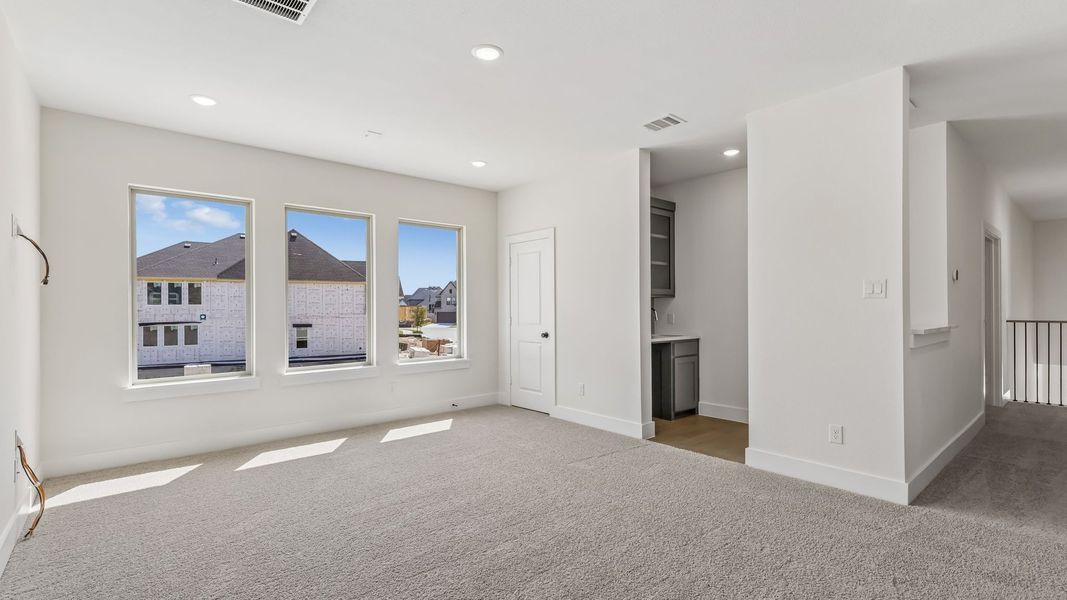 Spacious, unfurnished interior of a new home in Painted Tree 50' Series, McKinney (Image 22).