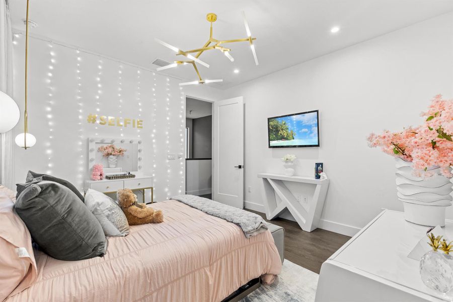 Furnished interior view inside a new home in Solana Bay at Avenir, Palm Beach Gardens (Image 24). Furnished interior view inside a new home in Solana Bay at Avenir, Palm Beach Gardens (Image 24).