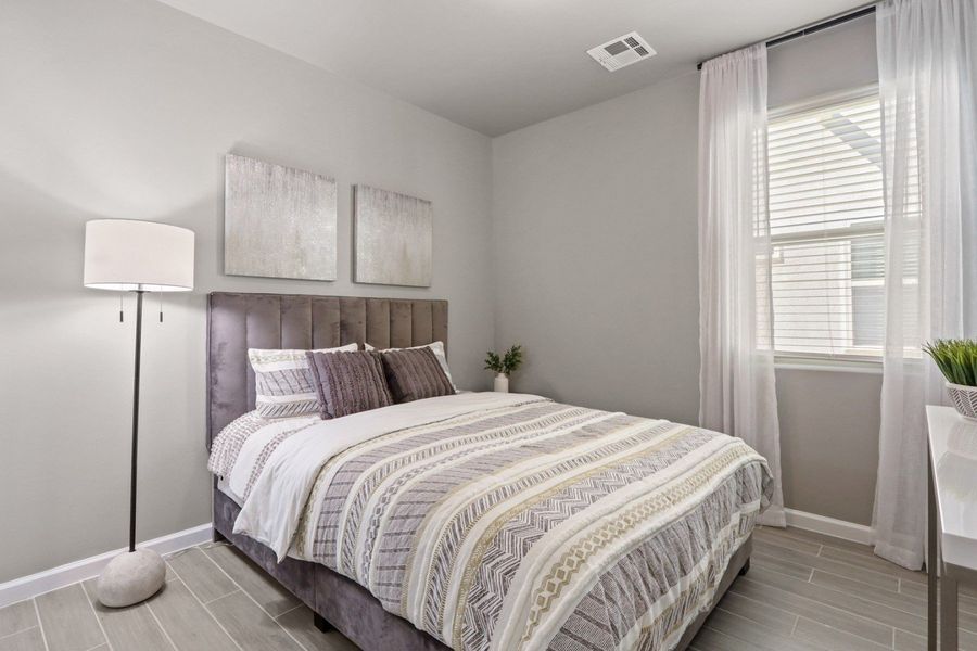 Representative furnished interior of a home built from the Pershing by Hakes Brothers in Paseo Del Este, El Paso (Image 40).
