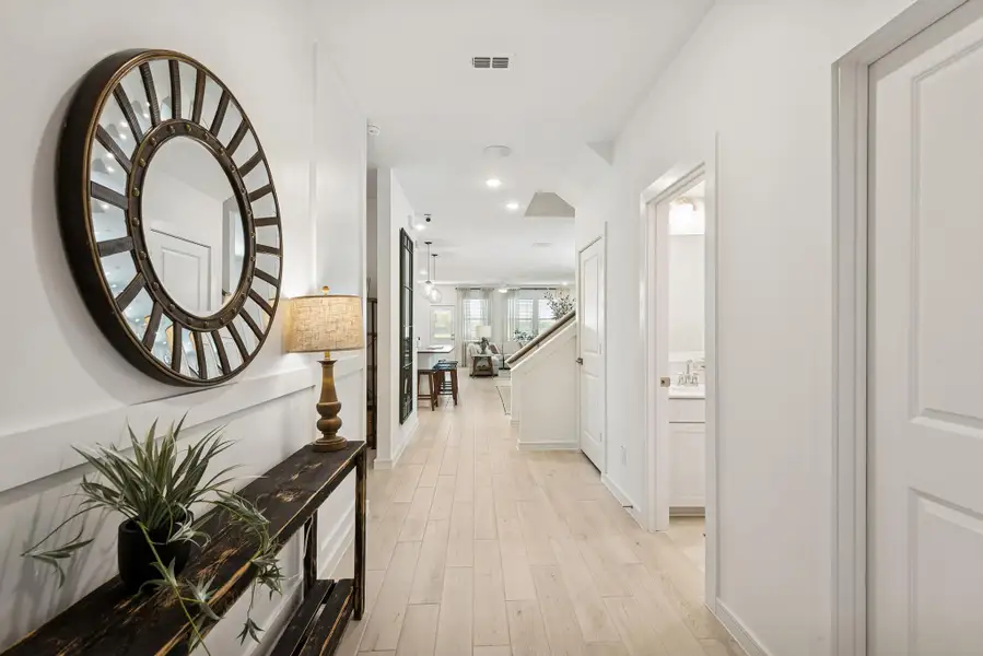 Inviting foyer (*Photo not of actual home and used for illustration purposes only.)