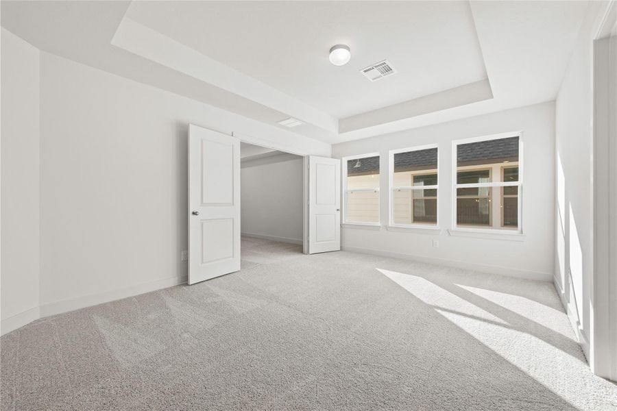 Spacious, unfurnished interior of a new home in Cross Creek West, Fulshear (Image 13).
