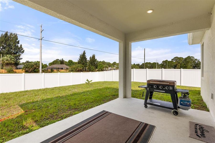 Exterior details and patio area of a home in , Palm Bay (Image 4).