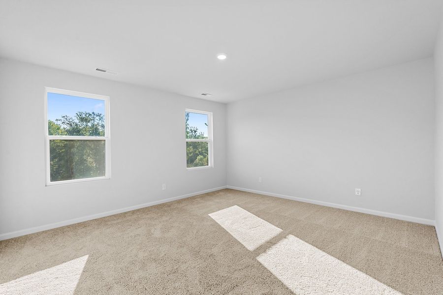 Spacious, unfurnished interior of a new home in Bell West, Kernersville (Image 27).