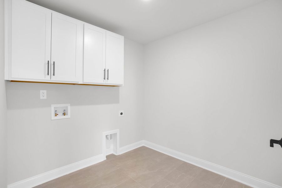 Spacious, unfurnished interior of a new home in Carriage Estates, Lexington (Image 38).