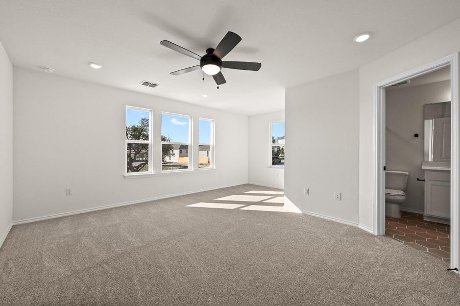 Spacious, unfurnished interior of a new home in Creekside at Estancia, Austin (Image 17). Spacious, unfurnished interior of a new home in Creekside at Estancia, Austin (Image 17).