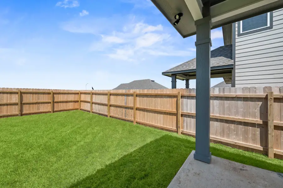 Exterior details and patio area of a home in Rancho San Gabriel, Georgetown (Image 3).