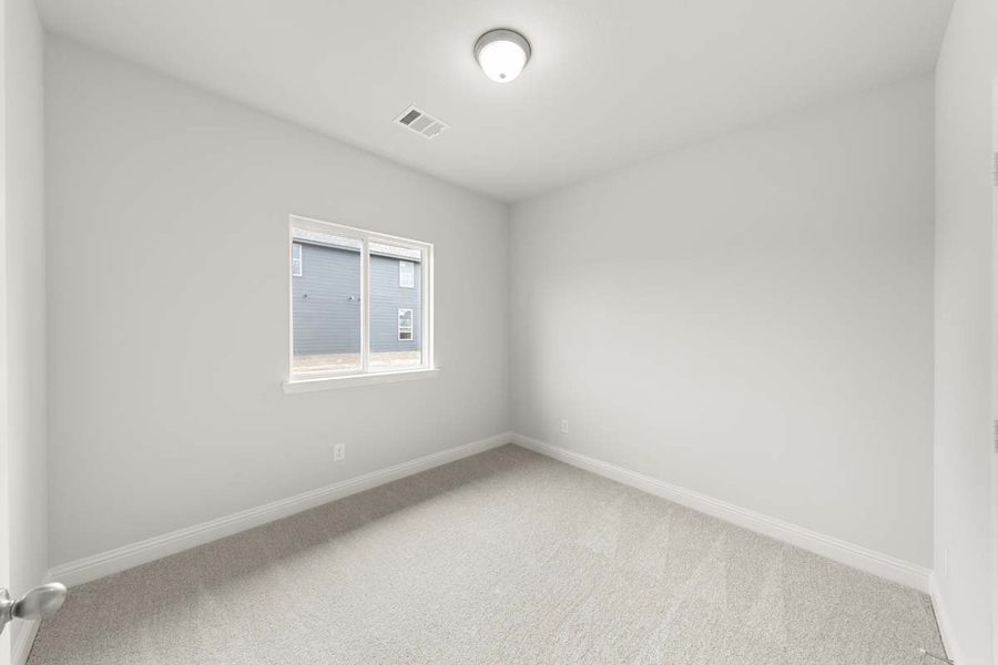 Spacious, unfurnished interior of a new home in Keeneland, Aubrey (Image 40).