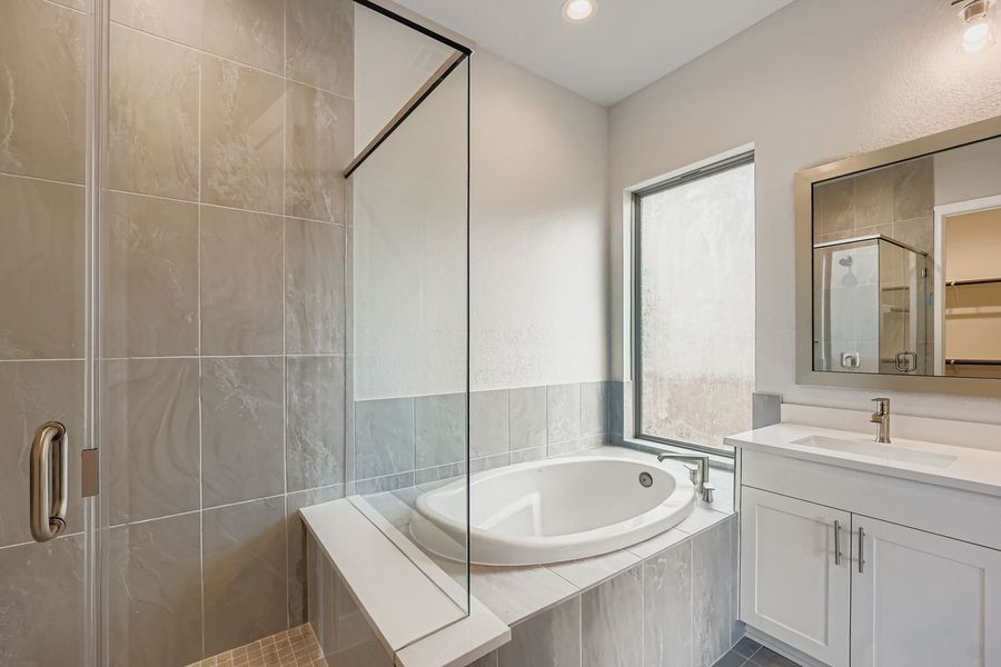 Furnished interior view inside a new home in 6 Creeks, Kyle (Image 6).