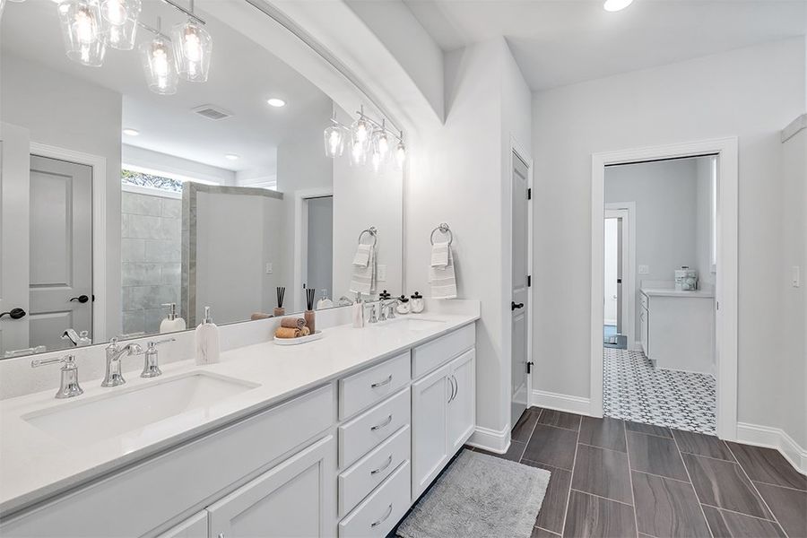 Jonesport, Master Bathroom