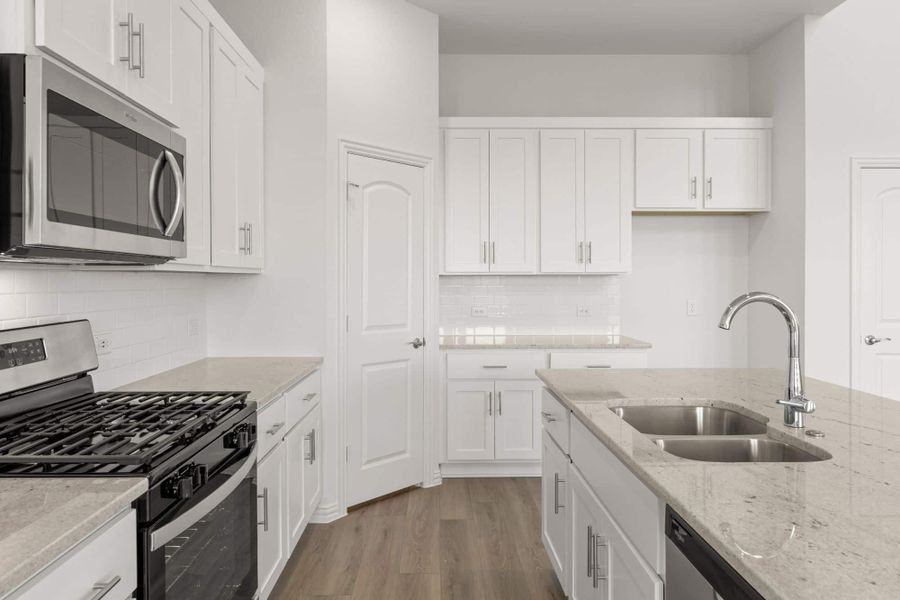 Representative furnished interior of a home built from the Walton by UnionMain Homes in Elevon, Lavon (Image 11).