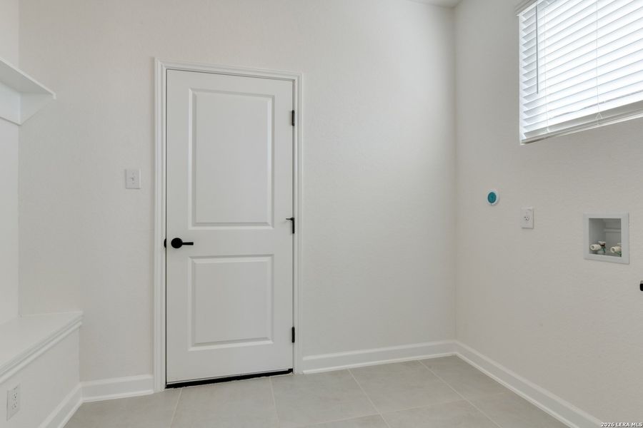 Spacious, unfurnished interior of a new home in Megan's Landing, Castroville (Image 19).