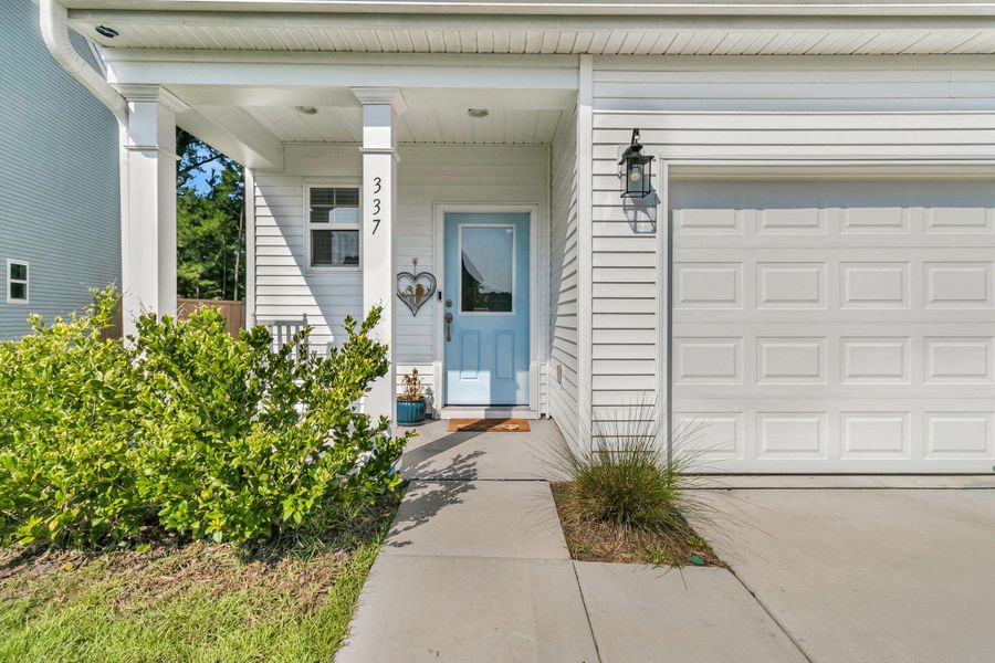 Exterior details and patio area of a home in , Moncks Corner (Image 26).