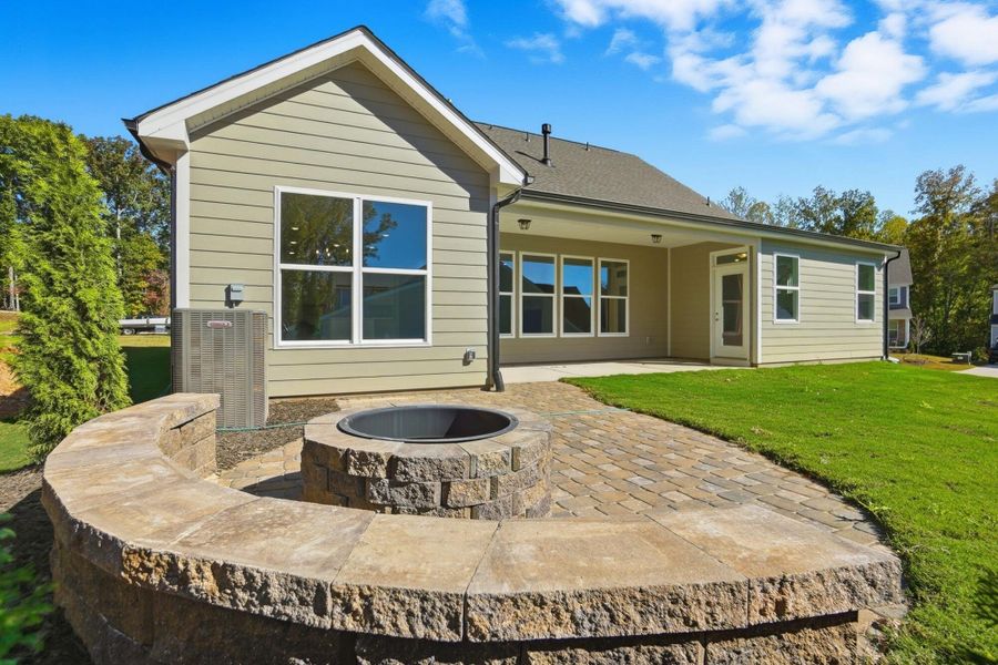 Exterior details and patio area of a home in Rone Creek, Waxhaw (Image 3).